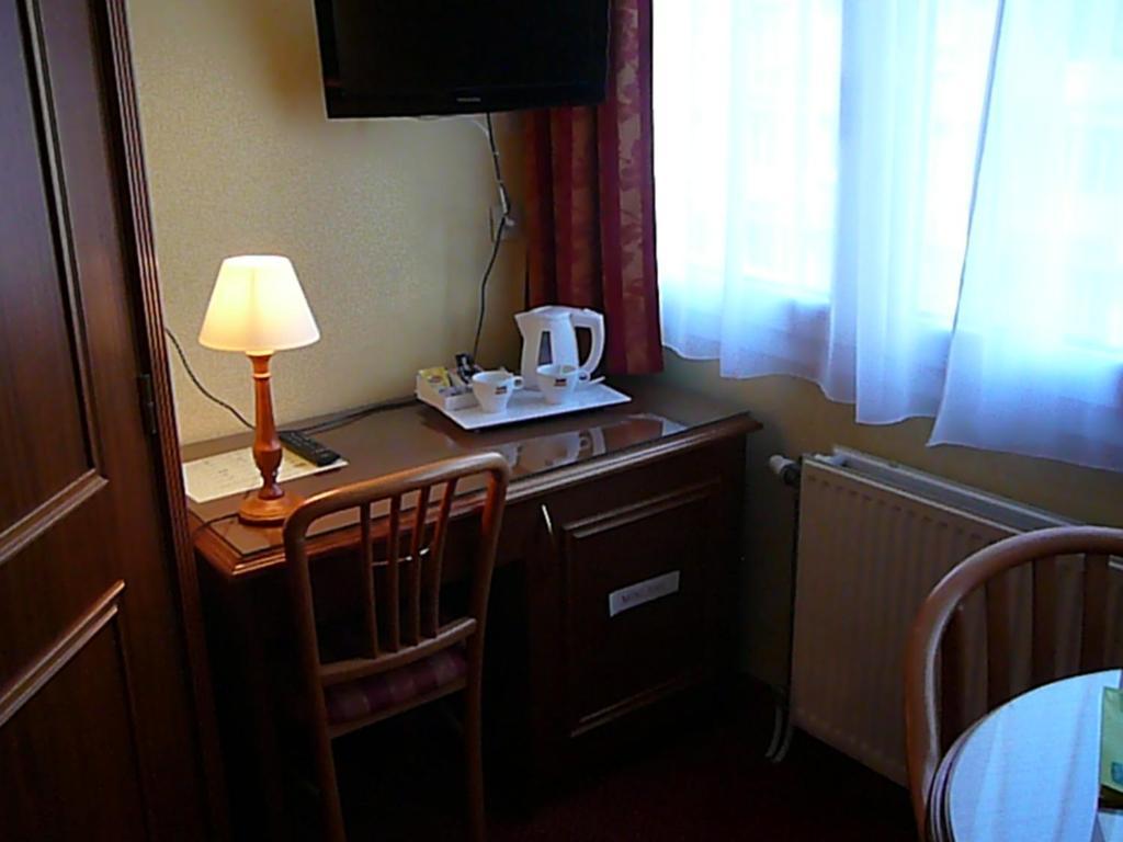 Logis Hotel Hamiot Boulogne-sur-Mer Bilik gambar