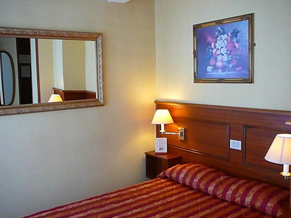 Logis Hotel Hamiot Boulogne-sur-Mer Bilik gambar